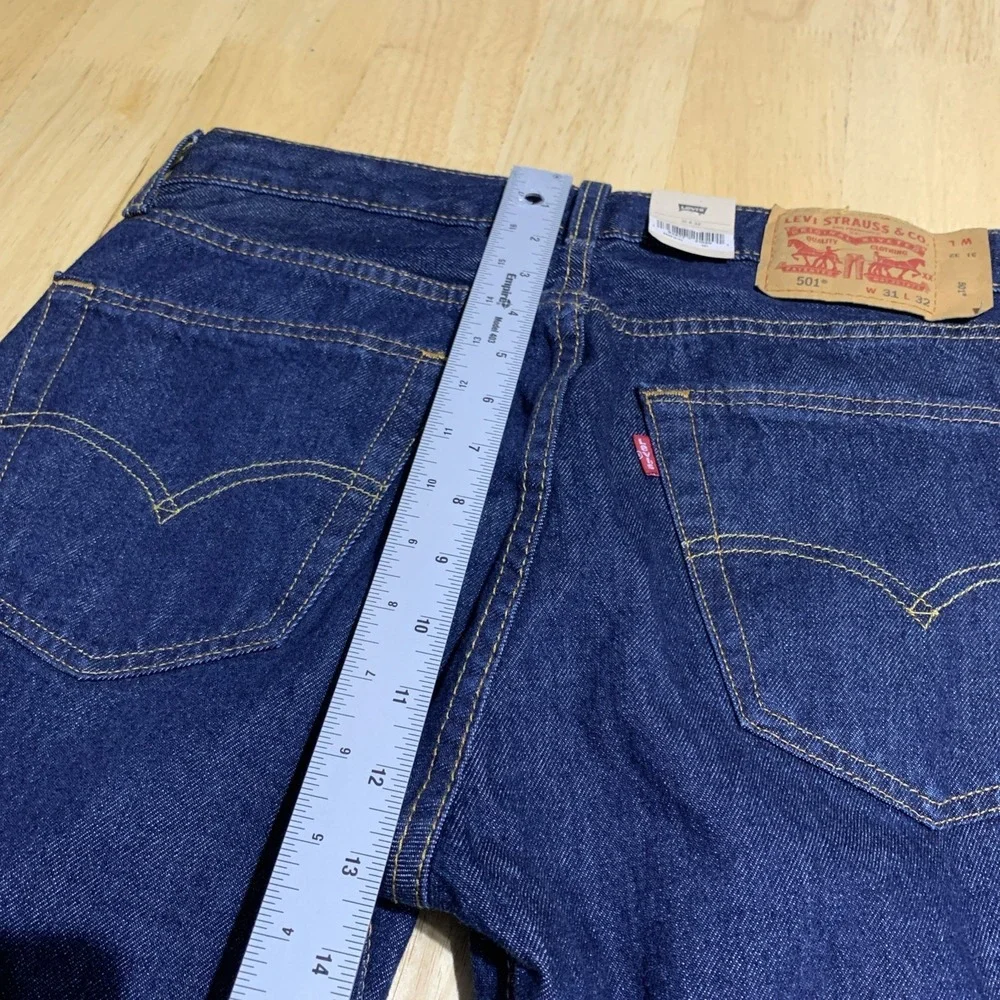 Levi's 501 Jeans Men's 31X32 Original Fit Straight Leg Dark Wash Button Fly